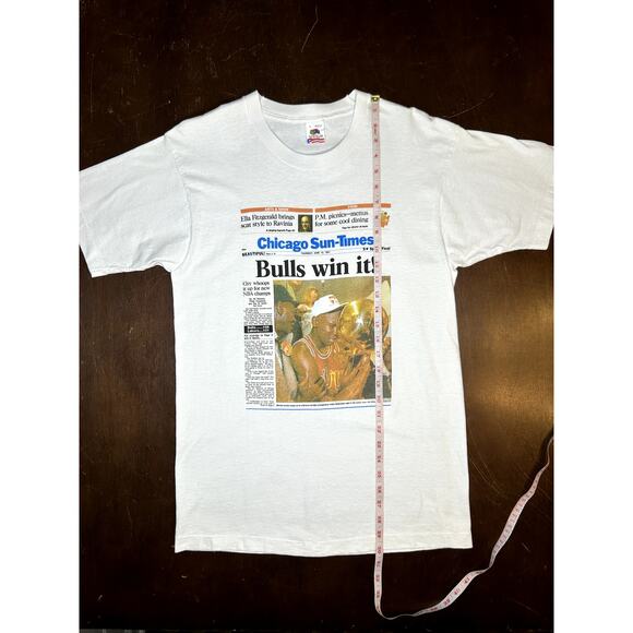 Vintage 90s NBA Championship Chicago Bulls Michael Jordan Newspaper Print Shirt - Picture 6 of 14